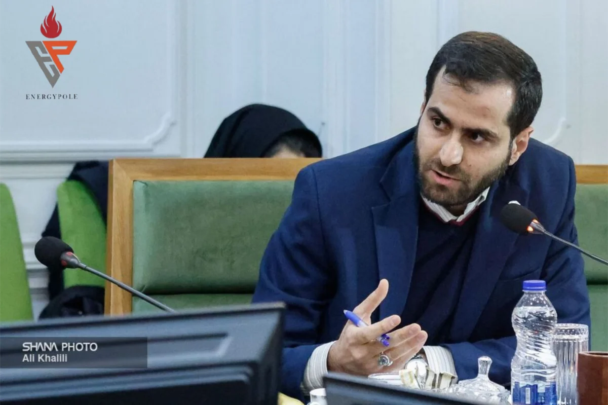 در نشست هم اندیشی مدیران صنعت پتروشیمی با وزیر نفت: حیدرزاده دستاوردها و پیشنهادات آریاساسول را در این حوزه مطرح کرد