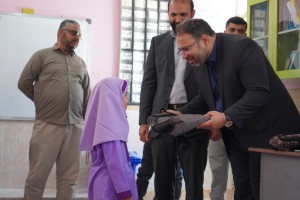 همزمان با شروع فعالیت مدارس؛ حضور قائم مقام مدیرعامل پازارگاد در یکی از مدارس اخند عسلویه