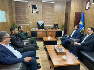 همزمان با آغاز هفته بسیج؛ مدیرعامل شرکت پلیمر آریاساسول با مقامات شهرستان عسلویه دیدار کرد