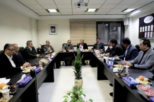 باحضور معاون امور شرکت‌ها و مجامع صندوق ذخیره فرهنگیان؛ جلسه شورای مدیران پتروفرهنگ و شرکت های تابعه برگزار شد