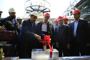 اقدام قابل تأمل استاندار مرکزی؛ روبان افتتاحیه را یک متخصص قیچی  کرد نه استاندار!
