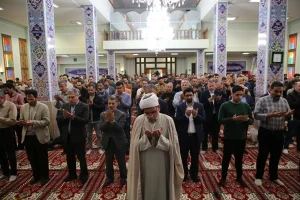 اقامه نماز عید سعید فطر در پتروشیمی شازند