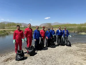  همزمان به روز جهانی زمین پاک: پاکسازی طبیعت به دستان کارکنان پتروشیمی شازند