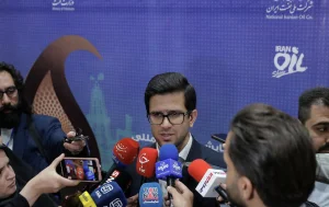  بهره‌برداری از پالایشگاه ۶۰ هزار بشکه‌ای در سیراف تا پایان ۱۴۰۴