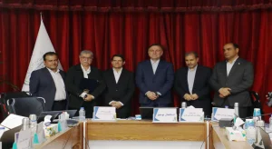 تقدیر از مدیرعامل پتروشیمی بوشهر توسط معاون وزیر نفت و مدیرعامل شرکت ملی صنایع پتروشیمی